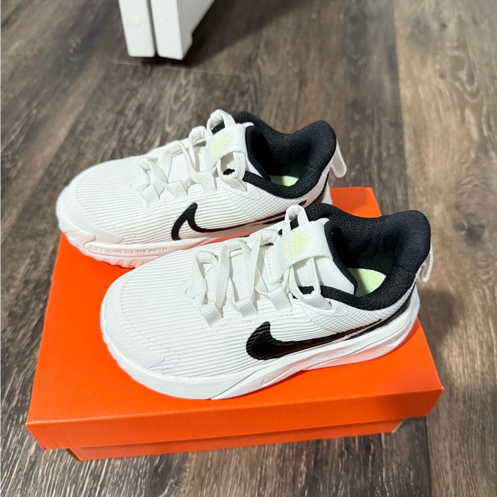 BRAND NEW Toddler Nike Star Runner 4